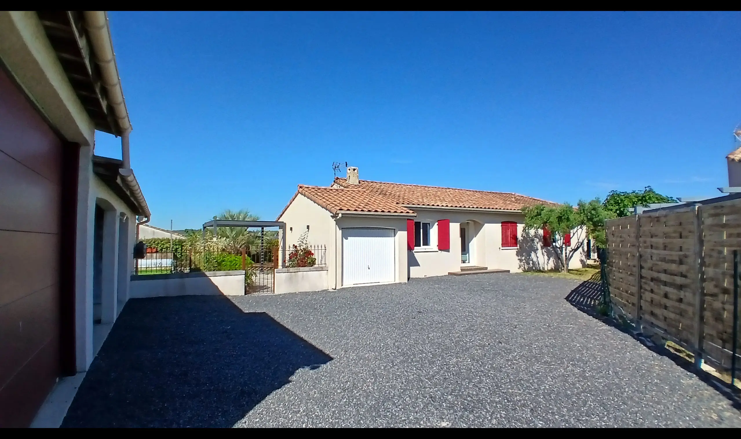 Detached House Of 133 M² In Puissalicon
