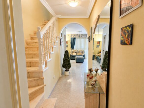 Duplex Of 180 M² With Terraces, 2-car Garage, And Communal Pool In Costa Del Silencio