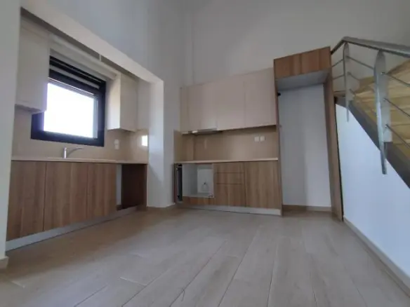 4-bedroom Duplex In Polichni, Greece (153 M²)