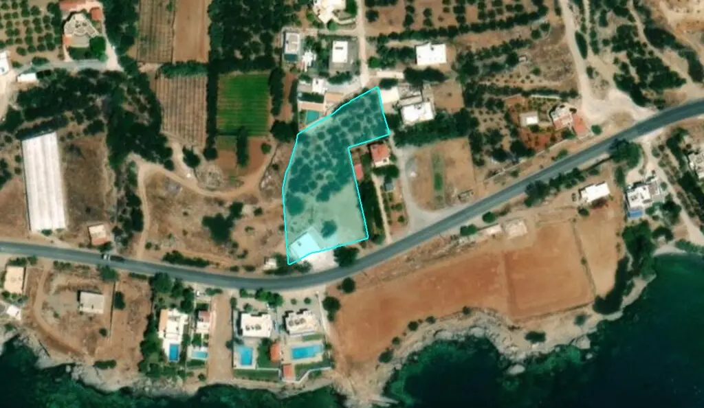 Land Of 1700 M² In Crete
