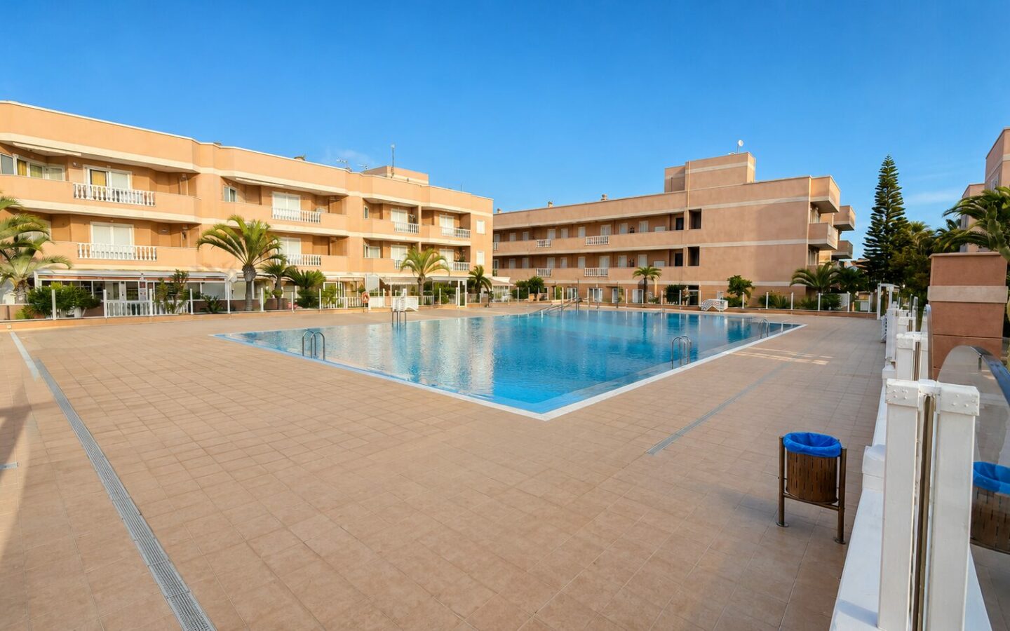 Duplex Of 180 M² With Terraces, 2-car Garage, And Communal Pool In Costa Del Silencio