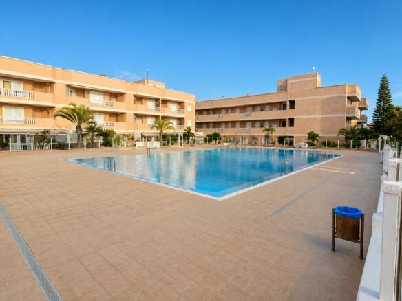 Duplex Of 180 M² With Terraces, 2-car Garage, And Communal Pool In Costa Del Silencio