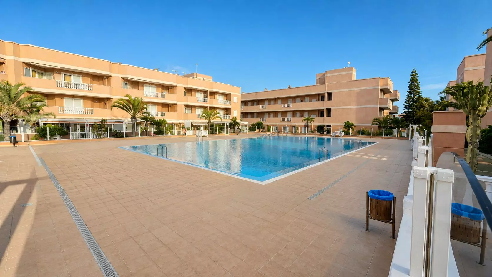 Duplex Of 180 M² With Terraces, 2-car Garage, And Communal Pool In Costa Del Silencio