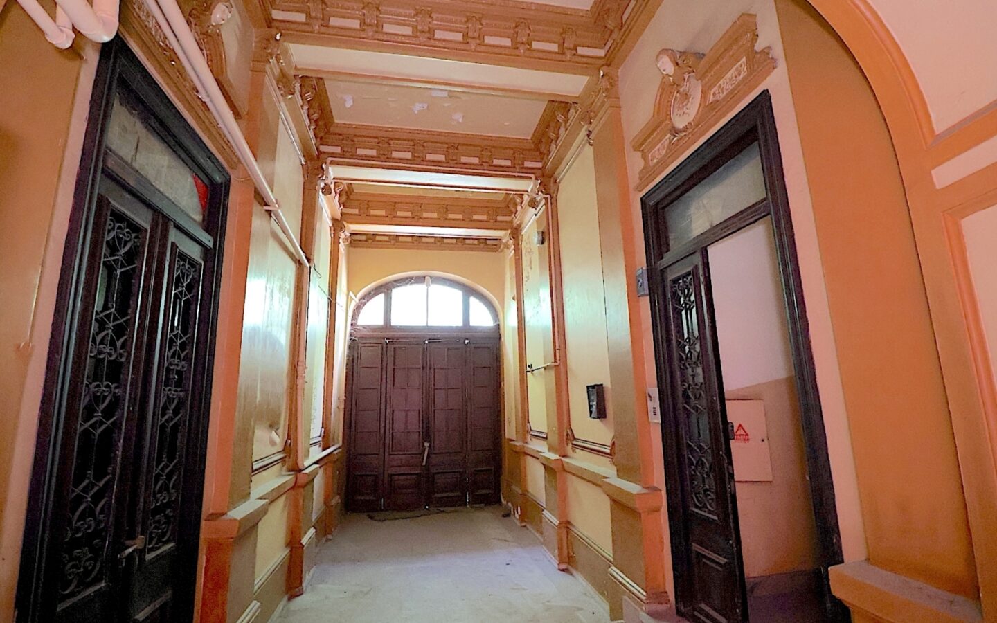 Historic Building Of 0 M² With Investment Opportunity In The Center Of Bucharest