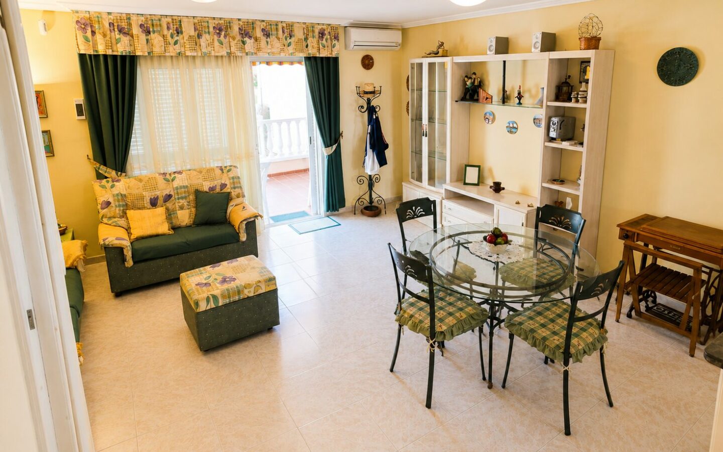 Duplex Of 180 M² With Terraces, 2-car Garage, And Communal Pool In Costa Del Silencio