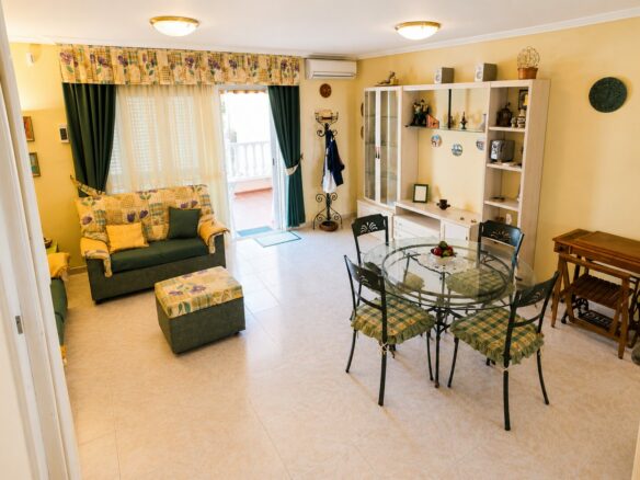 Duplex Of 180 M² With Terraces, 2-car Garage, And Communal Pool In Costa Del Silencio