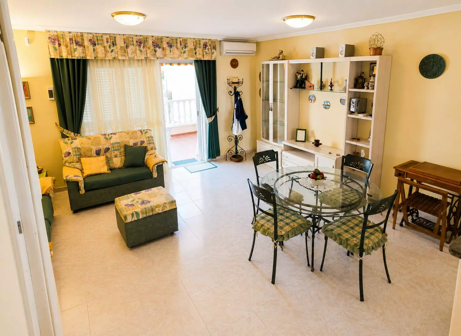 Duplex Of 180 M² With Terraces, 2-car Garage, And Communal Pool In Costa Del Silencio