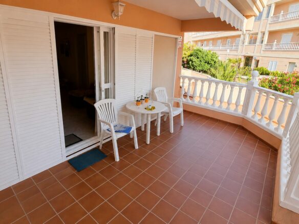 Duplex Of 180 M² With Terraces, 2-car Garage, And Communal Pool In Costa Del Silencio