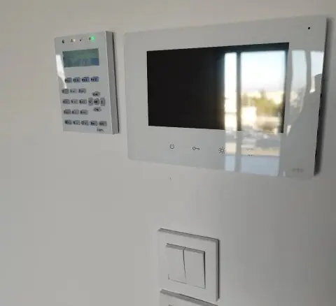 4-bedroom Duplex In Polichni, Greece (153 M²)
