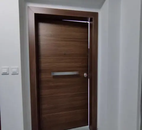 4-bedroom Duplex In Polichni, Greece (153 M²)