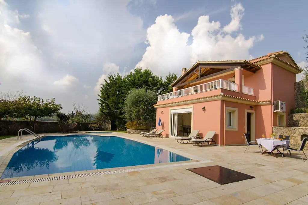 Villa Of 132 M² In Corfu