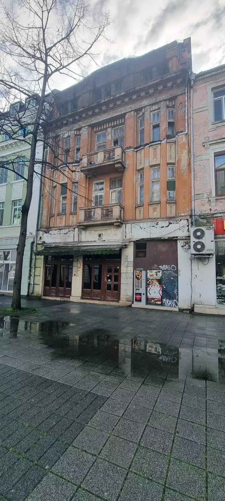 17 Building With Excellent Location In Burgas City
