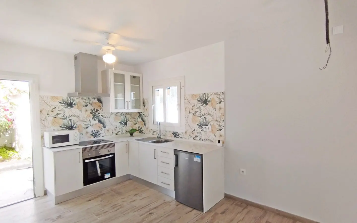 Apartment Of 80 M² With 2 Bedrooms And 1 Bathroom In Chiclana De La Frontera, Andalusia