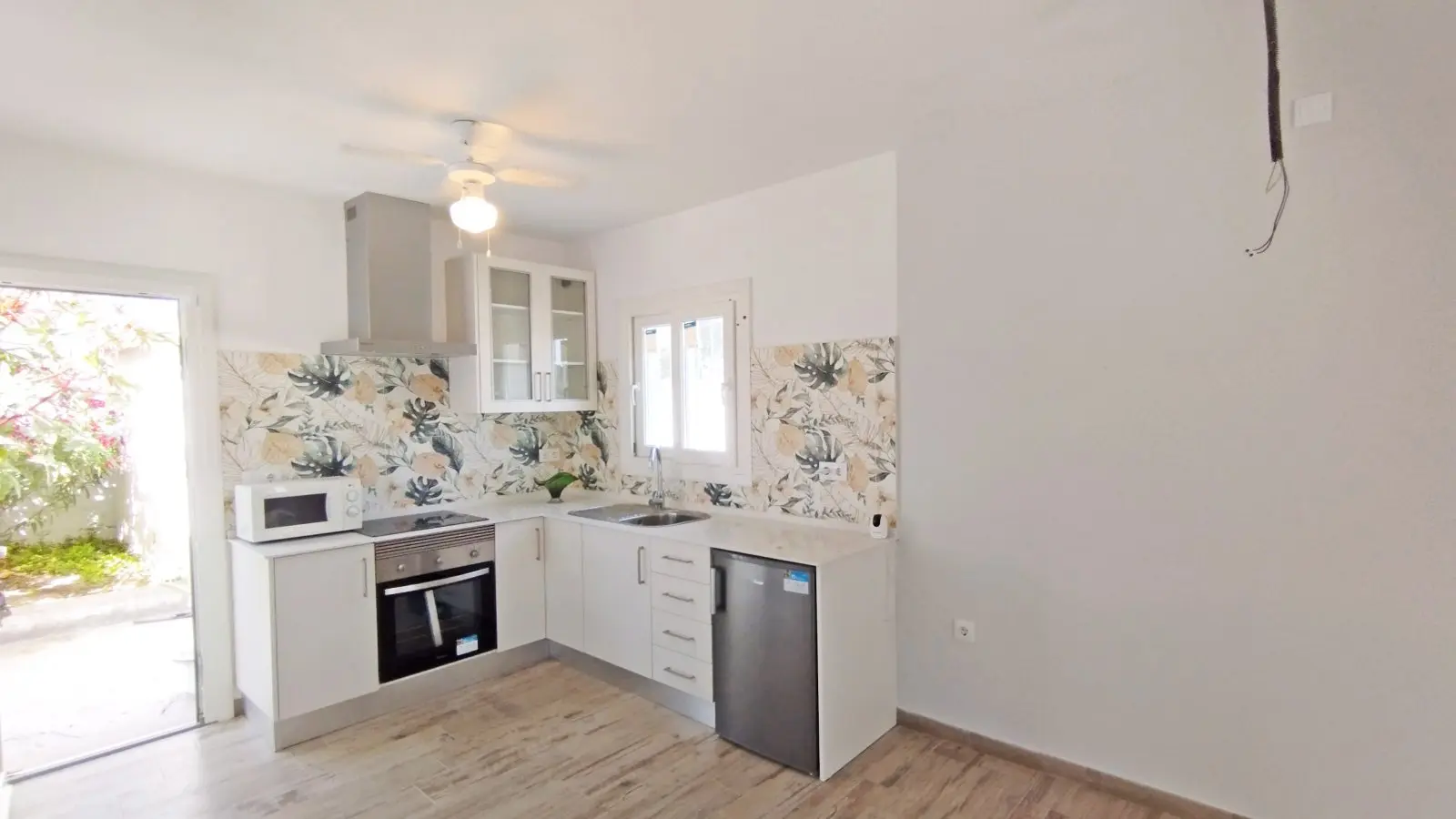 Apartment Of 80 M² With 2 Bedrooms And 1 Bathroom In Chiclana De La Frontera, Andalusia