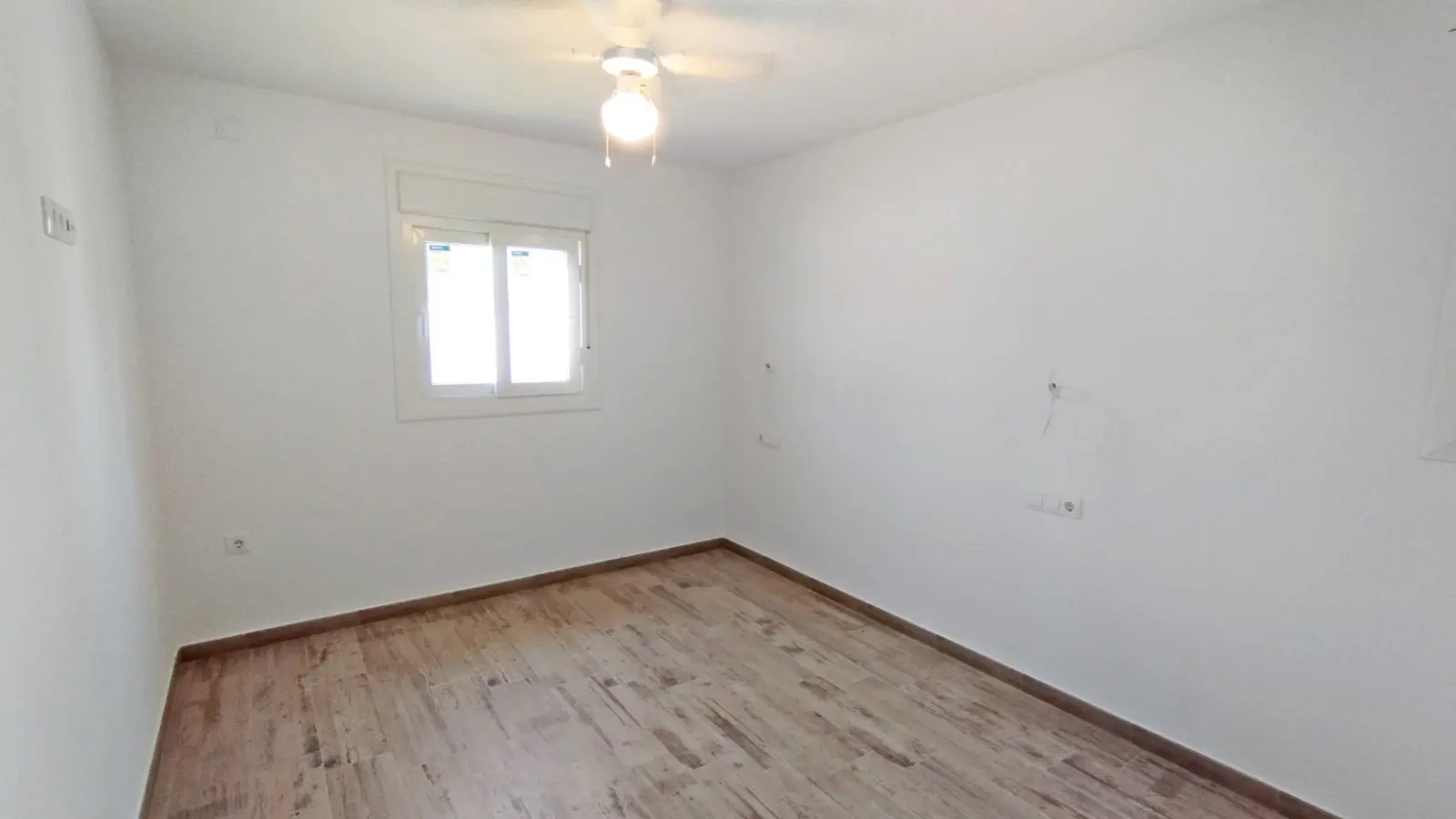 Apartment Of 80 M² With 2 Bedrooms And 1 Bathroom In Chiclana De La Frontera, Andalusia