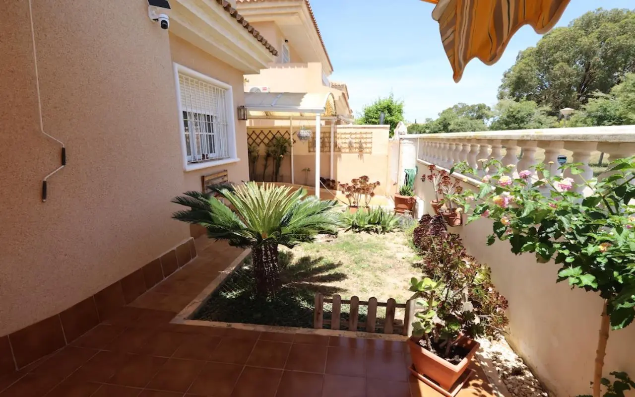 Villa Of 98 M² In Punta Prima, Spain