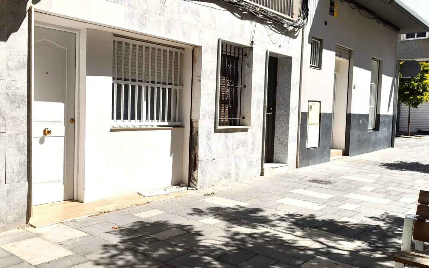 Commercial Unit Of 110 M² In Elche, Spain