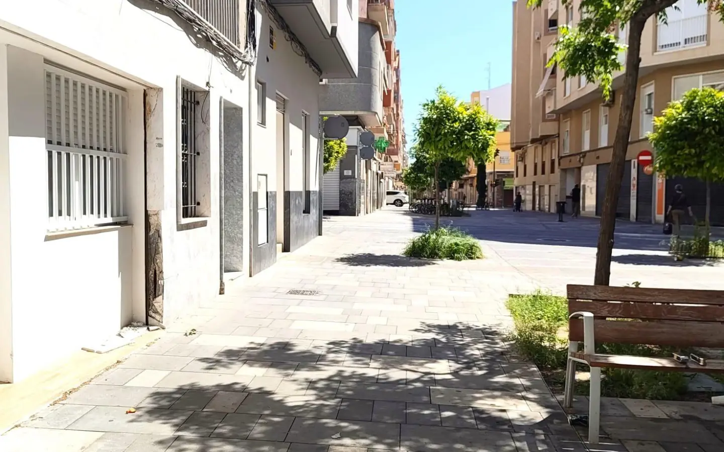 Commercial Unit Of 110 M² In Elche, Spain