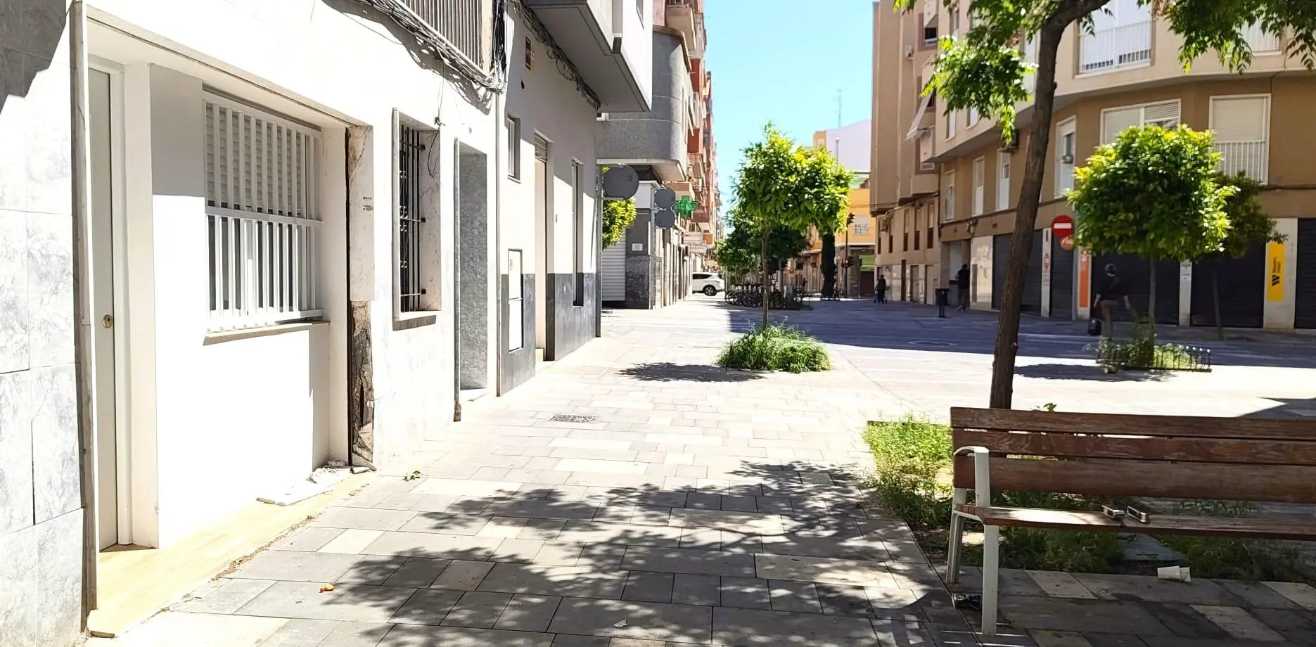 Commercial Unit Of 110 M² In Elche, Spain