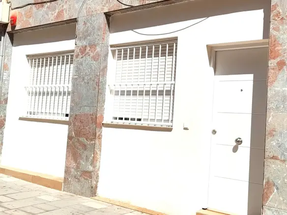 Commercial Unit Of 150 M² In Elche, Spain