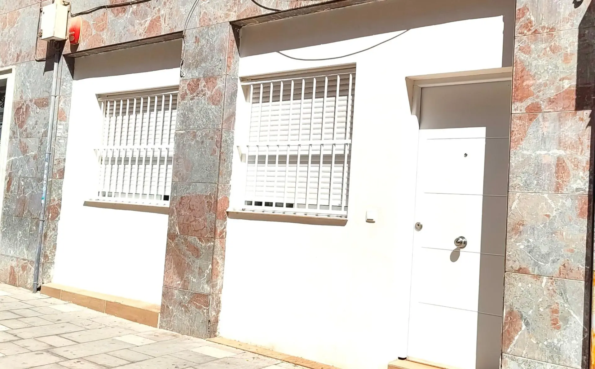 Commercial Unit Of 150 M² In Elche, Spain