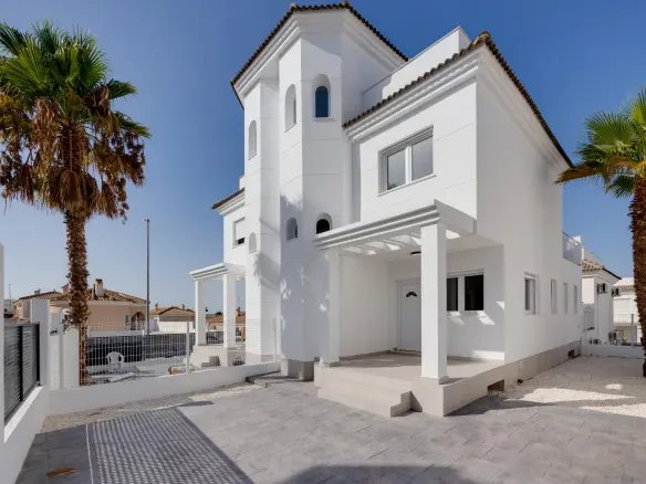 Villa Of 109 M² In San Fulgencio, Spain