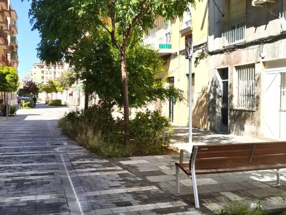 Commercial Unit Of 120 M² In Elche, Spain