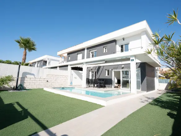 Terraced House Of 125 M² In Gran Alacant, Spain