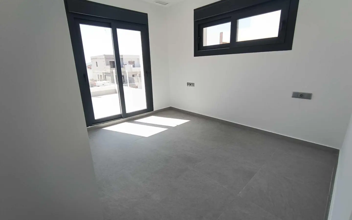 Villa Of 96 M² In Daya Nueva, Spain