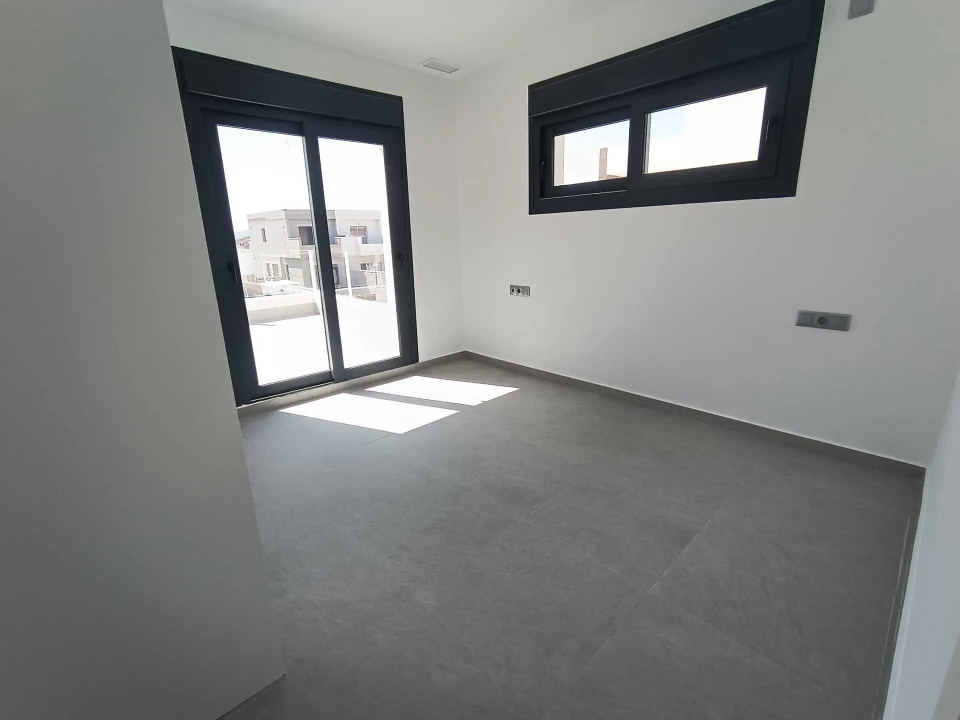 Villa 96 M² In Daya Nueva, Spain