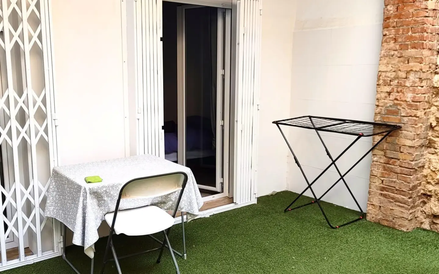 Commercial Unit Of 120 M² In Elche, Spain