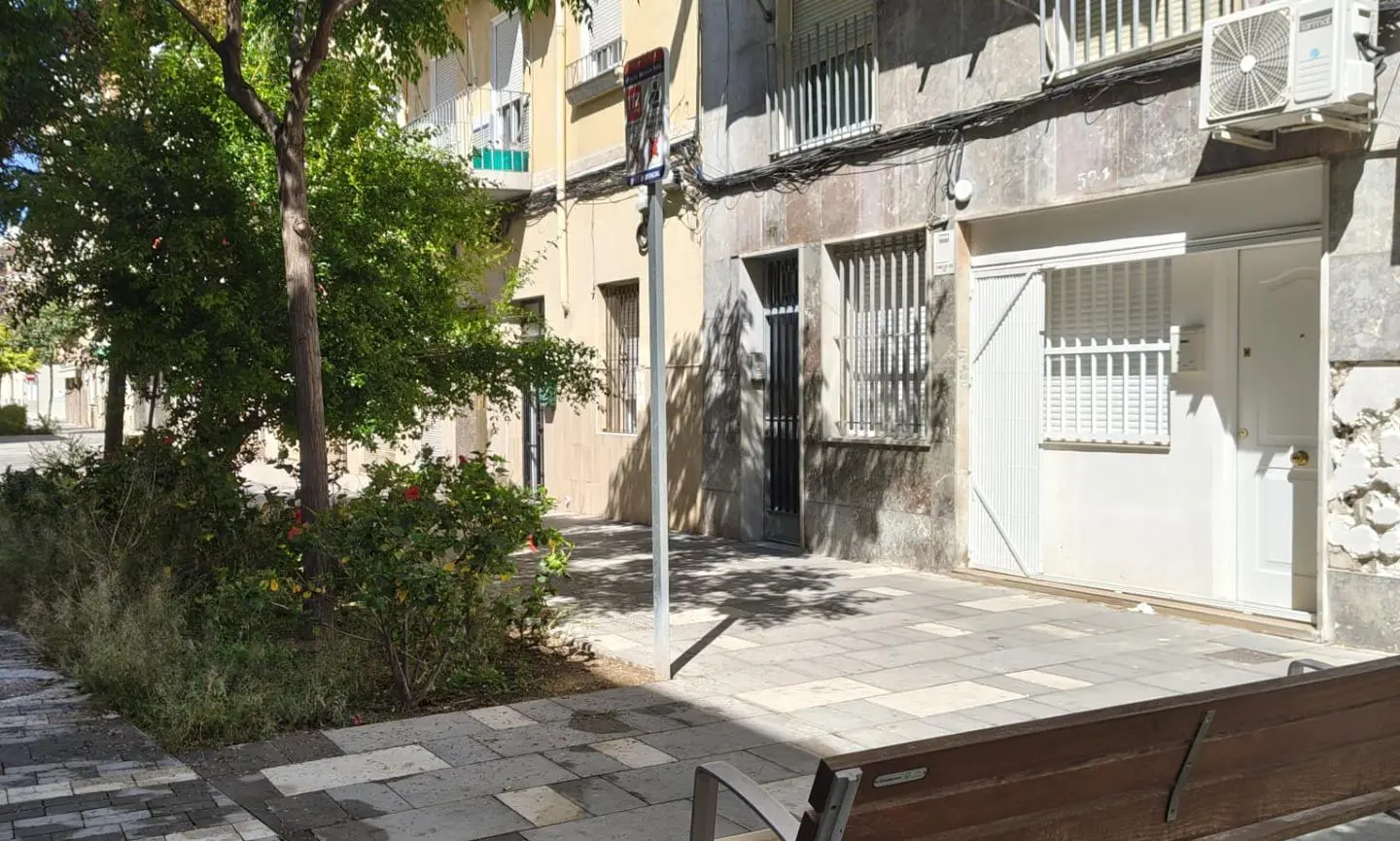 Commercial Unit Of 120 M² In Elche, Spain