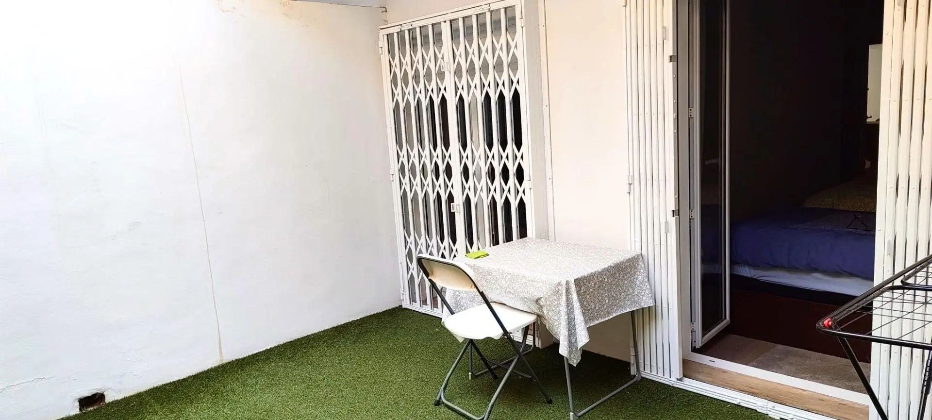 Commercial Unit Of 120 M² In Elche, Spain