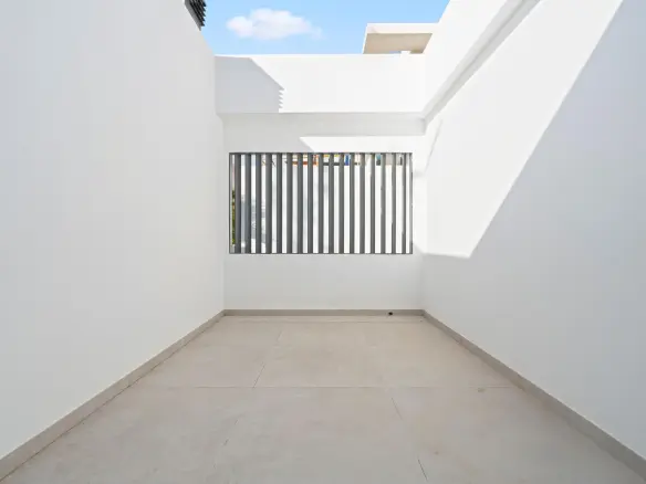 3-bedroom Villa In Benidorm, Spain (274 M²)