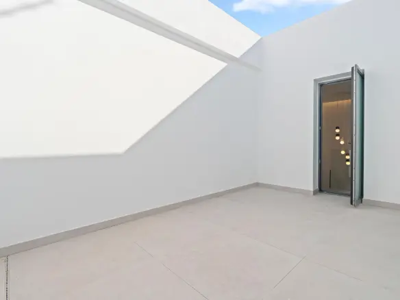 3-bedroom Villa In Benidorm, Spain (274 M²)