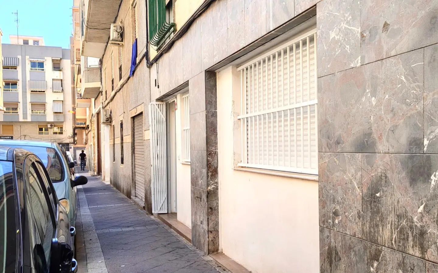 Commercial Unit Of 150 M² In Elche, Spain