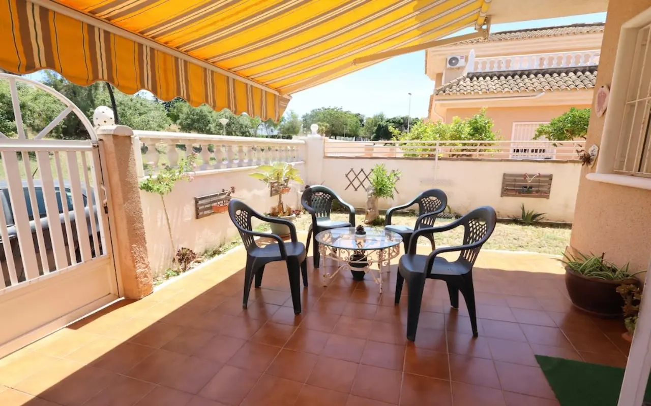 Villa Of 98 M² In Punta Prima, Spain