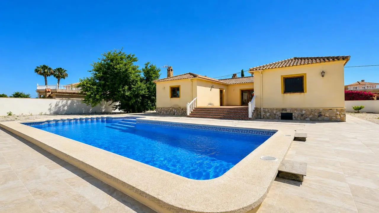 Villa Of 162 M² In Catral, Spain