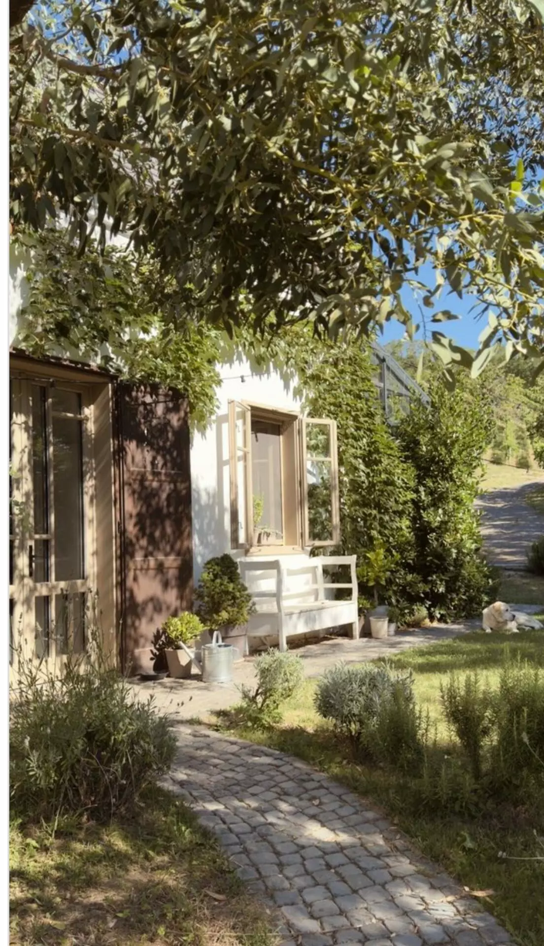 House Of 1800 M² With Off-grid Features In Káli Basin