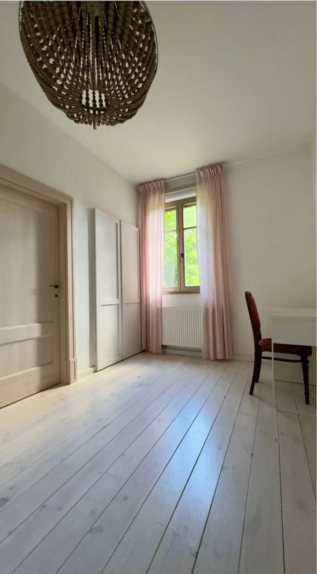 House Of 1800 M² With Off-grid Features In Káli Basin