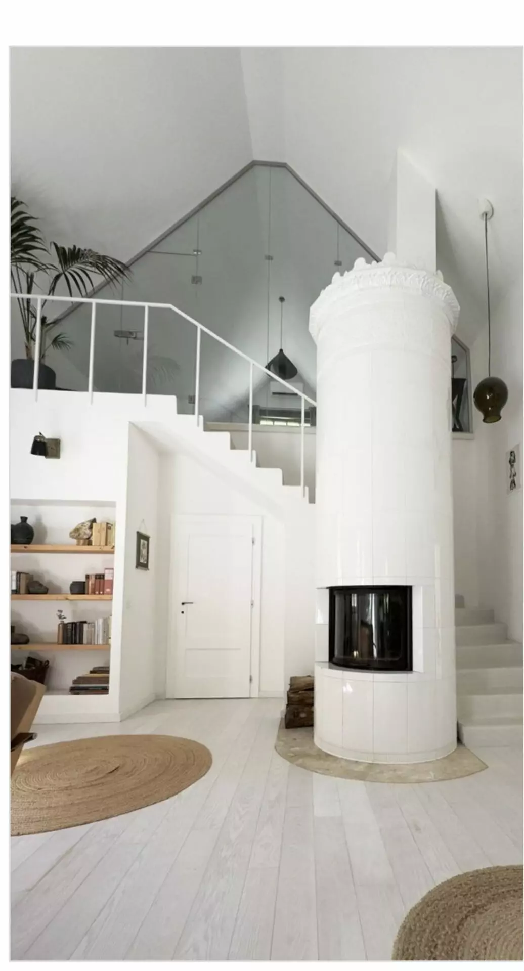 House Of 1800 M² With Off-grid Features In Káli Basin