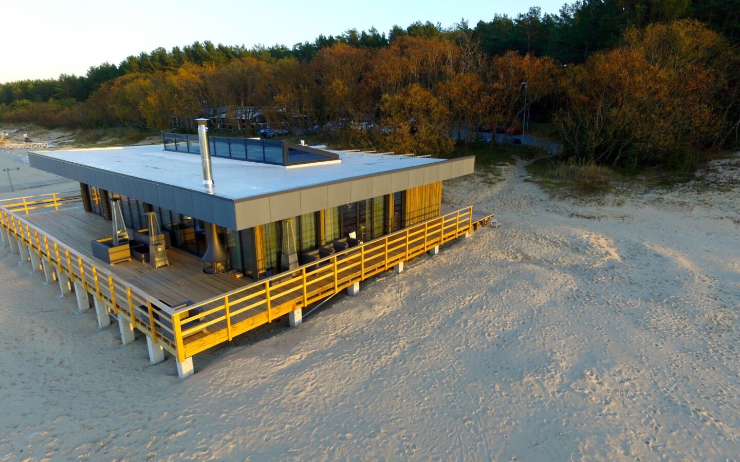 Restaurant Complex Of 100 M² With Modular Design In City Center