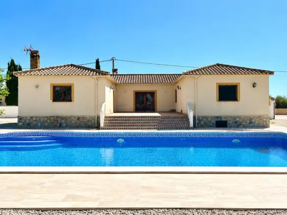 Villa Of 162 M² In Catral, Spain
