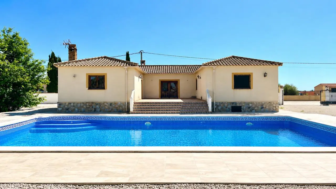 Villa Of 162 M² In Catral, Spain