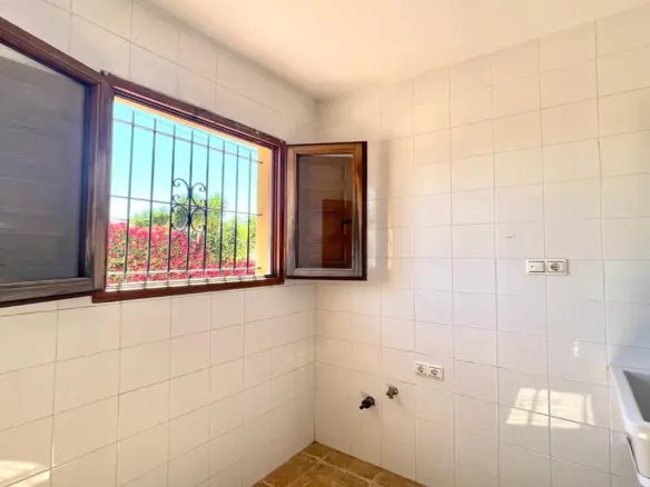Villa Of 162 M² In Catral, Spain