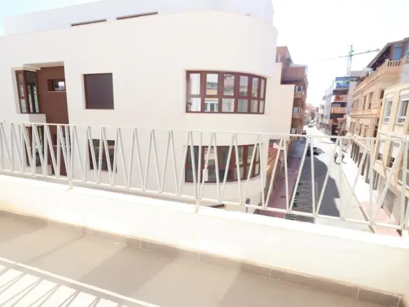 Apartment Of 105 M² In Torrevieja, Spain