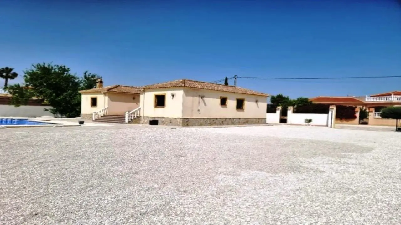 Villa Of 162 M² In Catral, Spain