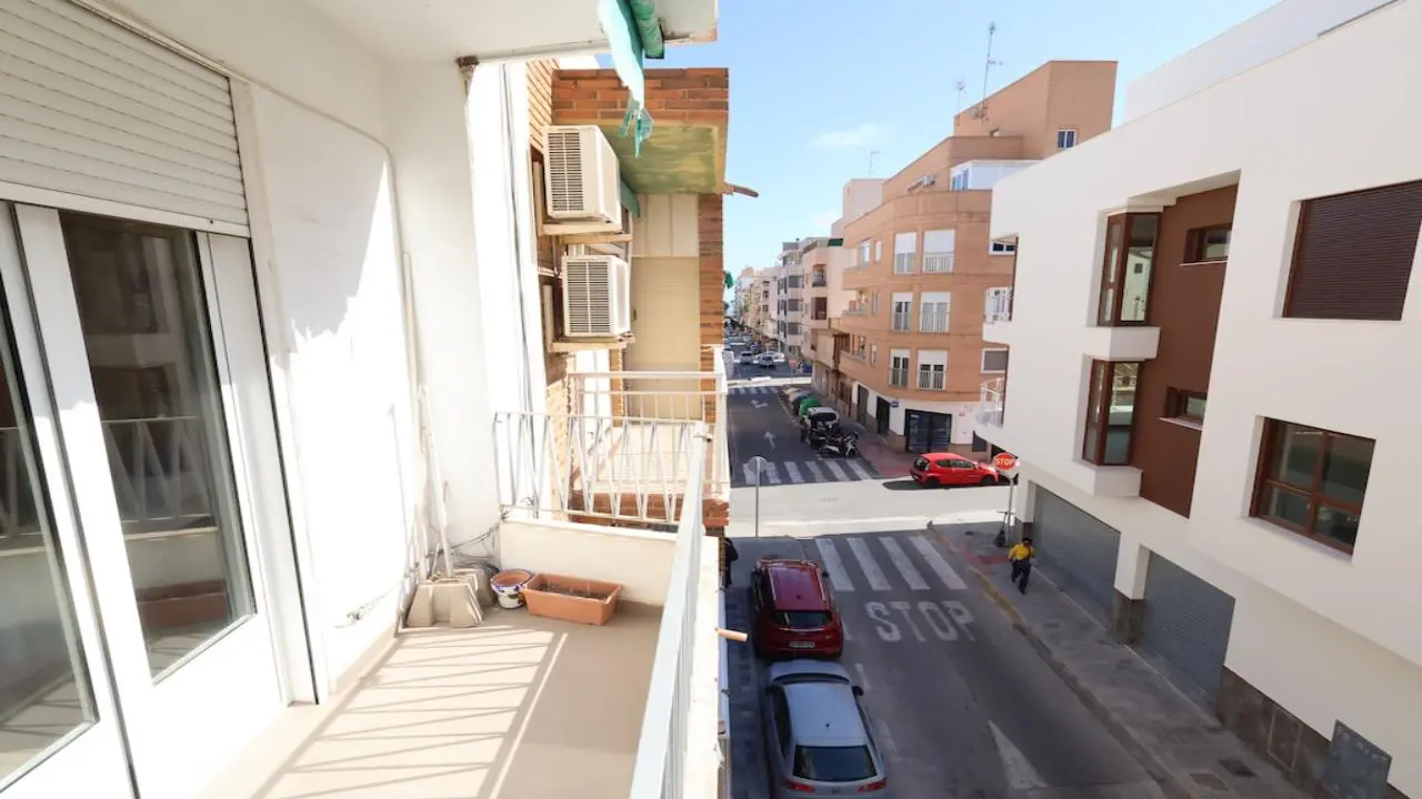 Apartment Of 105 M² In Torrevieja, Spain