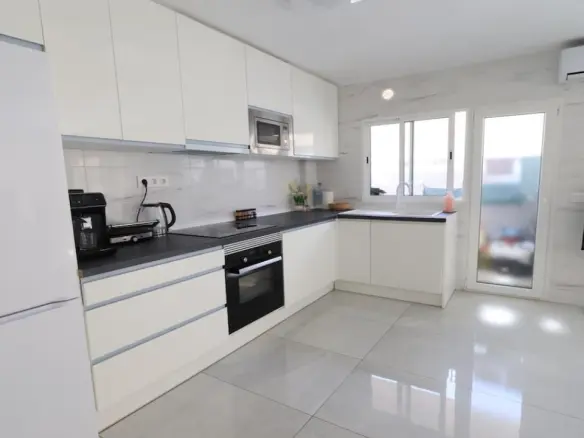 Apartment Of 108 M² In Torrevieja, Spain