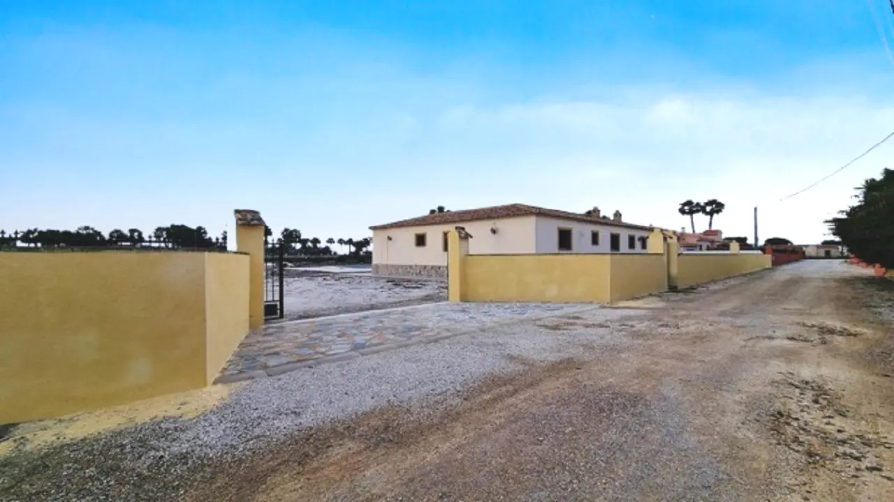 Villa Of 162 M² In Catral, Spain